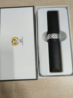 不静音但是这款方便小巧外观漂亮。使用面积比较小但是不会疼。有点费时间但是安全系数满满。电池处非常难开但是紧点才不会轻易进水，98不是充电的有点小贵了但是头部使用的是比较好的材质所以也是物有所值。最后献上我手毛粗壮手也粗壮的手臂给大家看效果！可以看出效果是很显著，除毛很干净！！是值得推荐的好物