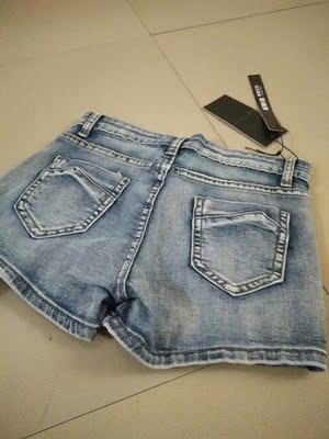 呵呵原本抱着试试看的，没想到描述相符👍，质量还杠杠的，而且老板发货快两天就到了，拿到就试穿一下大小很合适。很满意的一次网购，谢谢老板，祝生意兴隆财源滚滚，唯独不满的就是快递小哥把货送到了不打个电话也不来个短信