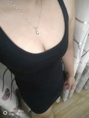 衣服收到了，挺性感的，也很满意，卖家态度不错，物流也很快，好评，下次再来光顾。😘😘😘