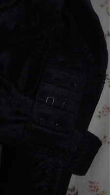 细节超级好 也没有凸点 b背中码刚刚好 超级舒服