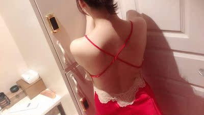 一脸害羞😊哈哈哈哈 来晒一波我的美背