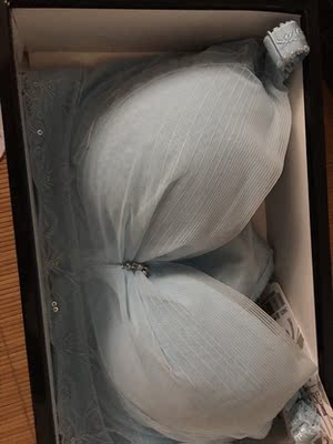 宝贝还行就感觉有点儿扎人，看穿几次有没有好点再说吧！