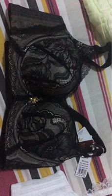 第一次在网上买内衣，一直都穿实体店的，终于在网上买到正品了，质量一样而且还便宜