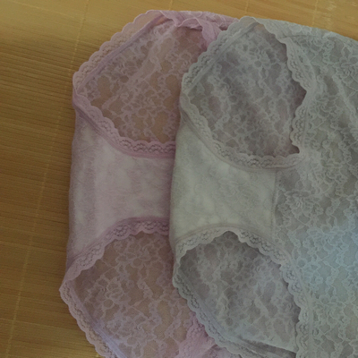 一直都是穿的这个牌子,已经洗过了没掉色。是我想要的料子,没想到赠品比我拍的还要好,准备在入手赠品一盒。现在买超级划算还有赠品送。 一直都是穿的这个牌子,已经洗过了没掉色。是我想要的料子,没想到赠品比我拍的还要好,准备在入手赠品一盒。现在买超级划算还有赠品送。