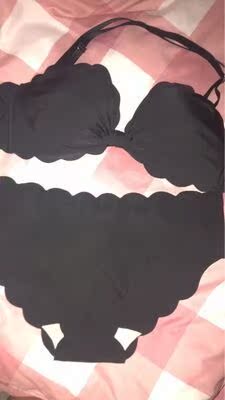 内衣穿起来很舒服，款式呢也特别的美，很托胸的，我胸是比较小的，然后穿起来还能挤出胸沟呢！非常喜欢的一件宝贝！准备再入手其它颜色的！