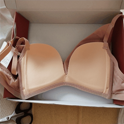 终于等到了,面料贴身特别舒适,又是调整型内衣,又聚拢,无钢圈的有没有约束感,哺乳期都可以穿的,简直不要太棒!终于等到你了,是我想要的手感很舒服,聚拢效果很好👍洗了没有褪色也没有变形质量相当的不错,很好的一次购物,下次还会再来的,喜欢喜欢😘什么宝藏内衣啊!!!颜值太高了吧!穿起来也超级舒服的,而且很适合我这种小胸啊!穿起来很舒服,手感很好,卖家推荐的码数也很合适。下次还会在来购买!简直太完美了,穿着舒适又好看质量非常好,很舒适,尺码也合适,很值得穿上了就是仙女,颜值超高,而且穿着舒服。好评,会回购的。一套不错,穿着很漂亮哦颜值超级高,试穿了一下,挺舒服的,nice!!!!!而且物流还很快刚收到货就发现年货节降价还有8,很舒适,质量好,聚拢效果好,尺码很好,颜色挺正,划算,快递不错,效果不错,做工很赞,服务态度好 终于等到了,面料贴身特别舒适,又是调整型内衣,又聚拢,无钢圈的有没有约束感,哺乳期都可以穿的,简直不要太棒!终于等到你了,是我想要的手感很舒服,聚拢效果很好👍洗了没有褪色也没有变形质量相当的不错,很好的一次购物,下次还会再来的,喜欢喜欢😘什么宝藏内衣啊!!!颜值太高了吧!穿起来也超级舒服的,而且很适合我这种小胸啊!穿起来很舒服,手感很好,卖家推荐的码数也很合适。下次还会在来购买!简直太完美了,穿着舒适又好看质量非常好,很舒适,尺码也合适,很值得穿上了就是仙女,颜值超高,而且穿着舒服。好评,会回购的。一套不错,穿着很漂亮哦颜值超级高,试穿了一下,挺舒服的,nice!!!!!而且物流还很快刚收到货就发现年货节降价还有8,很舒适,质量好,聚拢效果好,尺码很好,颜色挺正,划算,快递不错,效果不错,做工很赞,服务态度好