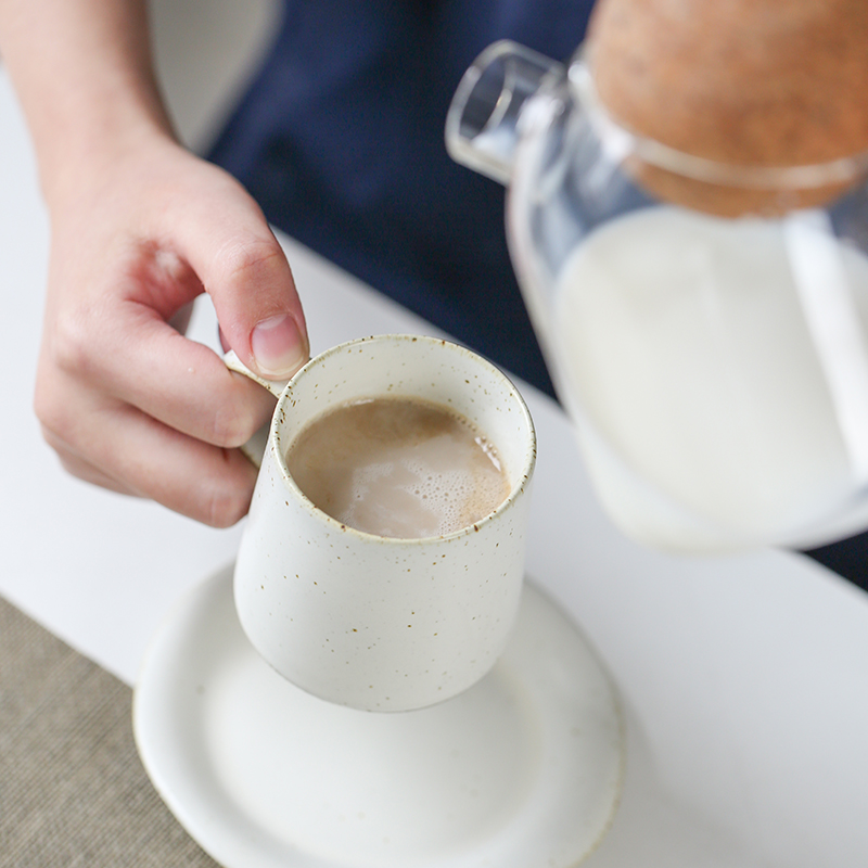 Creative ceramic coffee cup Japanese move household white porcelain mugs literary milk cup small pure and fresh and cups and saucers