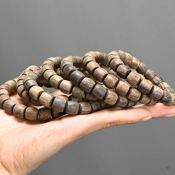 Papua gongmu agarwood는 거칠고 갈아서 흡착되지 않은 향기 오래된 재료가 물에 직접 가라 앉고 드래곤 비늘을 자르고 불교 구슬을 연기합니다. Papua gongmu agarwood는 거칠고 갈아서 흡착되지 않은 향기 오래된 재료가 물에 직접 가라 앉고 드래곤 비늘을 자르고 불교 구슬을 연기합니다.