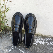 Black small leather shoes women 2021 New Korean version of wild summer English students cute one pedal Lefu shoes autumn
