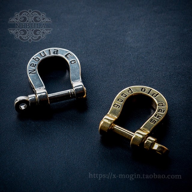 American retro brass white copper horseshoe buckle key chain car motorcycle locomotive key pendant personality accessories American retro brass white copper horseshoe buckle key chain car motorcycle locomotive key pendant personality accessories