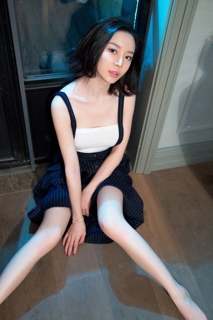 【靓】绝色熟女慕羽茜性感撩人玩sm丰满美胸