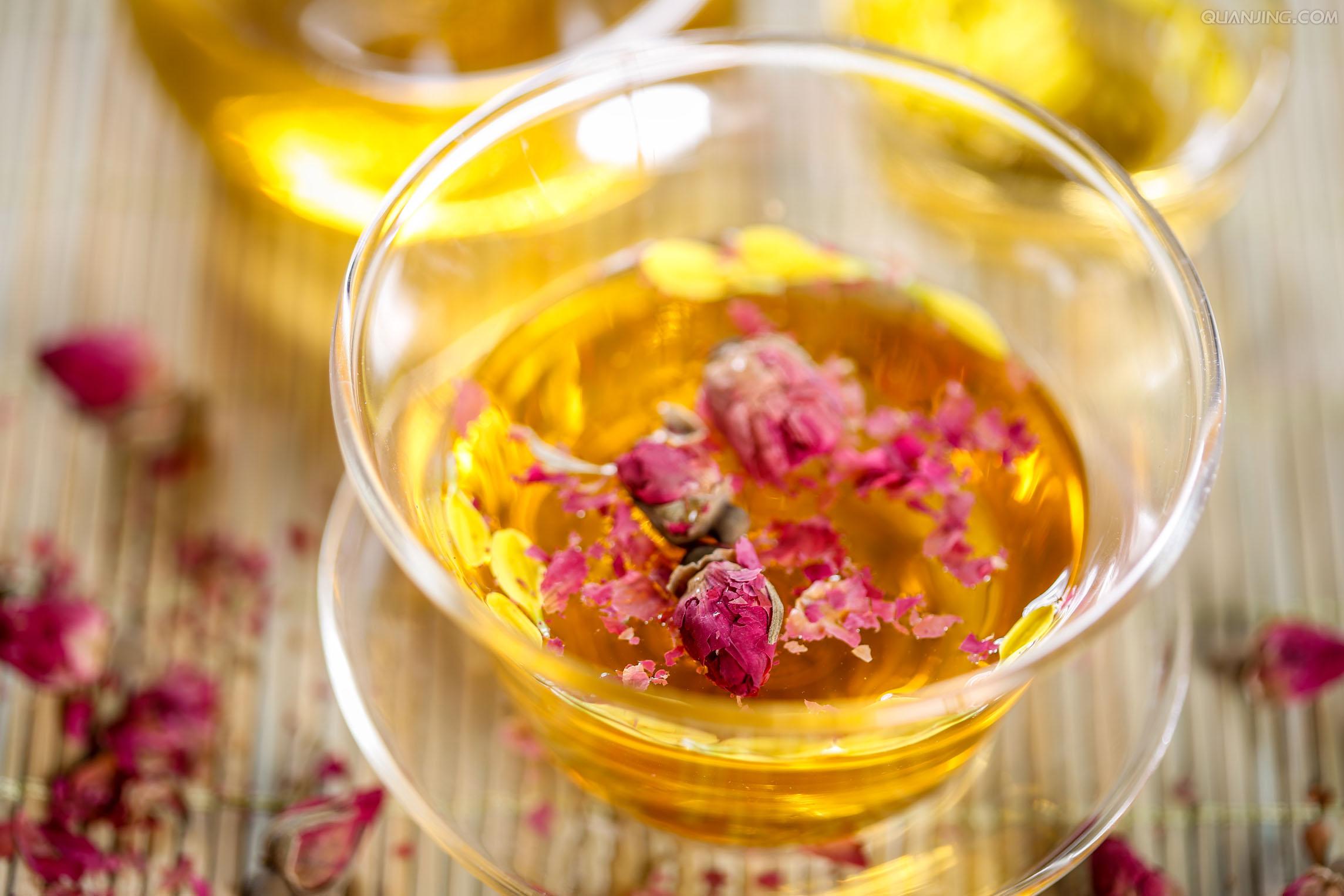 补血的食物(阿胶,黑芝麻,红枣,桂圆,红糖,猪肝等) ▼玫瑰花茶