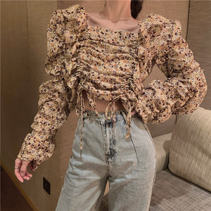 Square collar Floral Chiffon pleated shirt in spring and summer