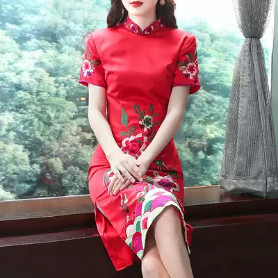 Republic of China Chinese style elegant cheongsam improved dress young girl Red bride dress eroded bone sexy