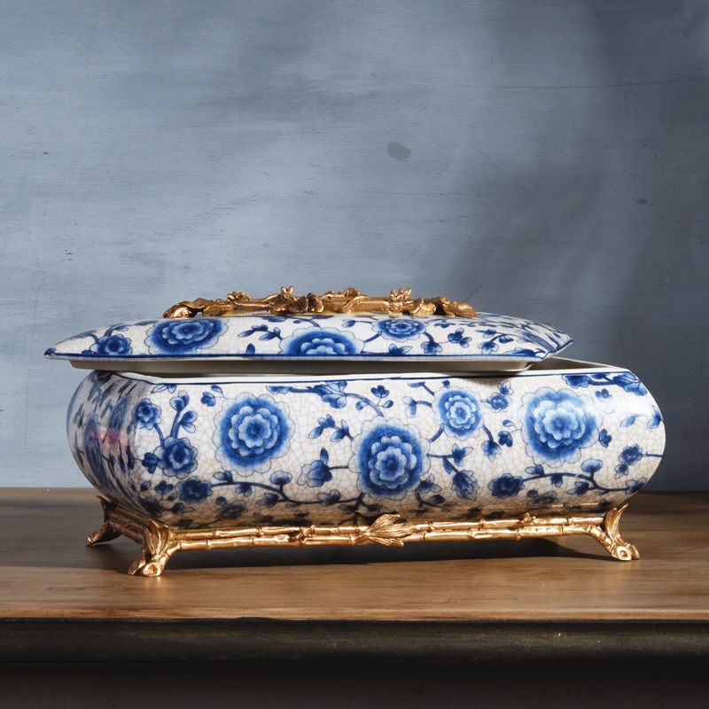 New Chinese style classic blue and white porcelain is blue and white porcelain with copper tissue boxes sitting room tea table dining - room place American smoke box