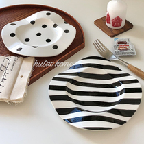 ins wind Nordic minimalist black and white matching wave Breakfast disc Poly dot striped irregular glaze Lower colour ceramic dessert tray