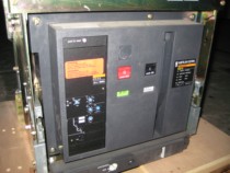 Merlin Gerin Masterpact M08N1 3P STR38S Frame Circuit Breaker