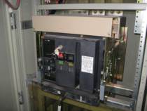 Masterpact M32H1 3P STR38S Circuit Breaker by Merlin Gerin