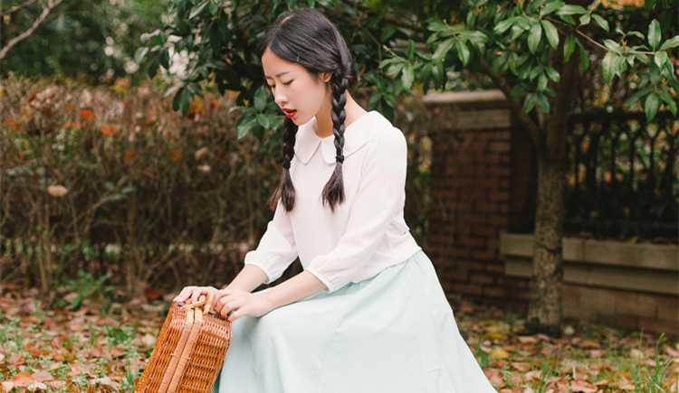 俏皮娃娃领衬衫，学院风少女温柔了春天(图2)