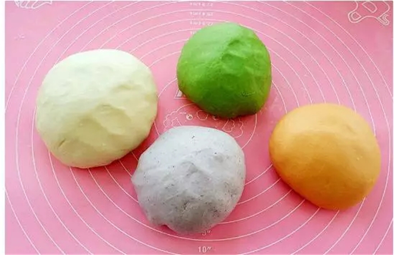 3,做馅料,把食品剁碎后加入葱和姜猪肉永利有限公司漯河图片