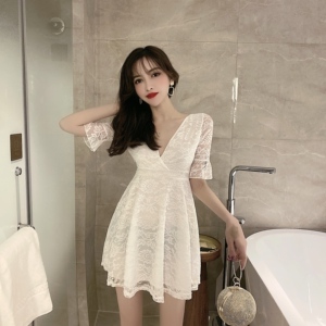 Cut out lace V-neck slim and sexy lace dress