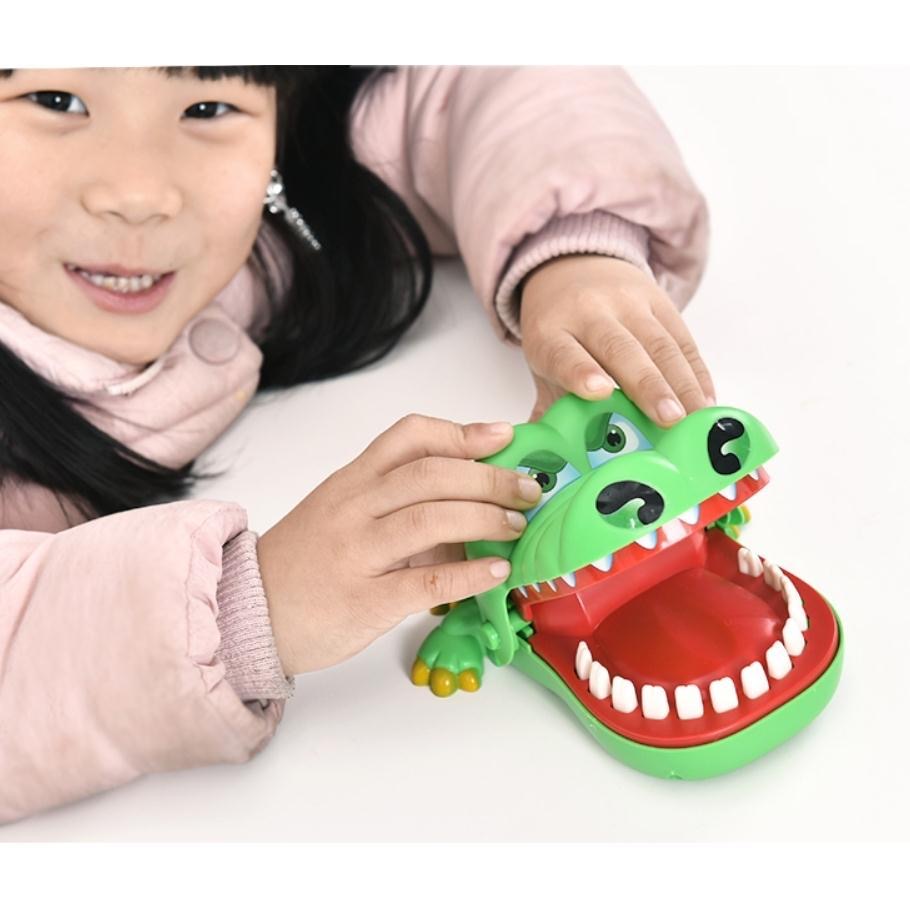 鳄鱼咬手指玩具