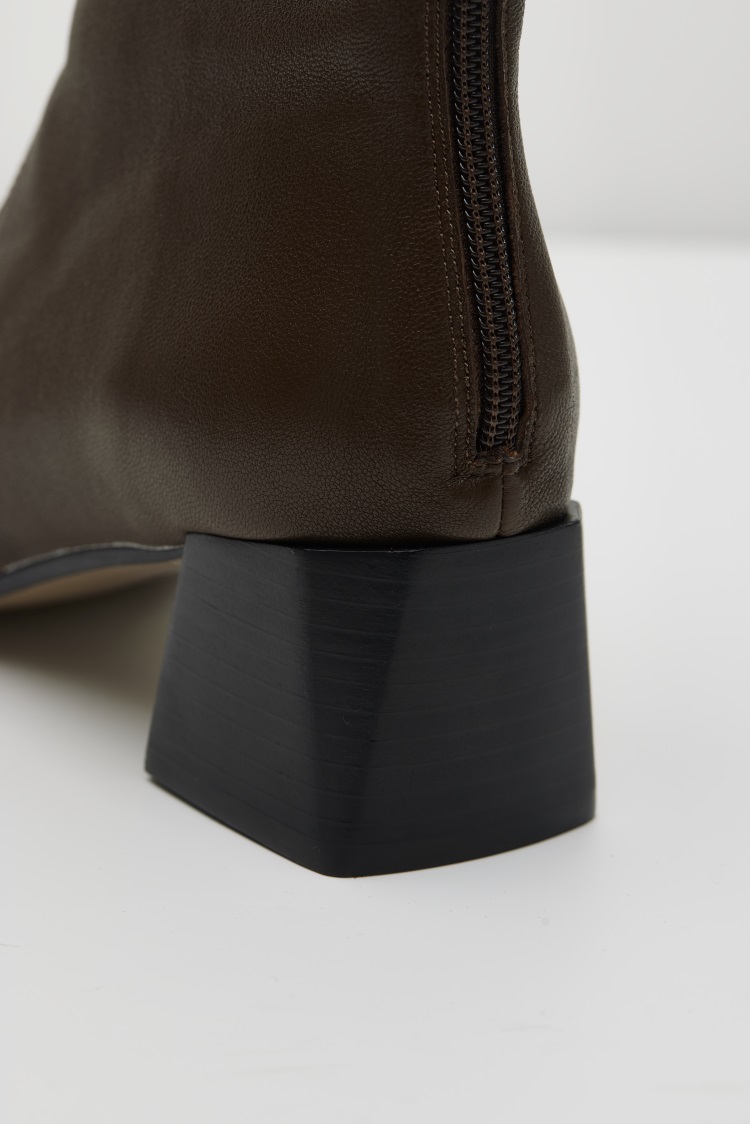 AU8A0950 (цвет кожи требует цвета P.