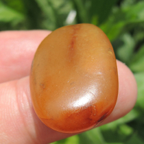 Dialect Hetian Jade special big leak only 34600 yuan rare and famous gold yellow cracked yellow jade seed material