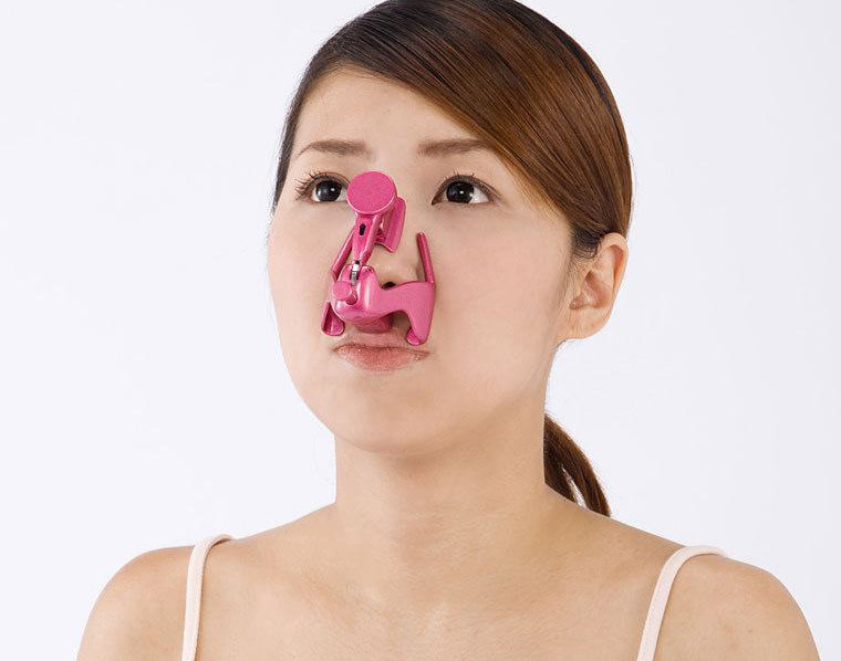 捏鼻梁真的能变高吗?捏了一年这效果.