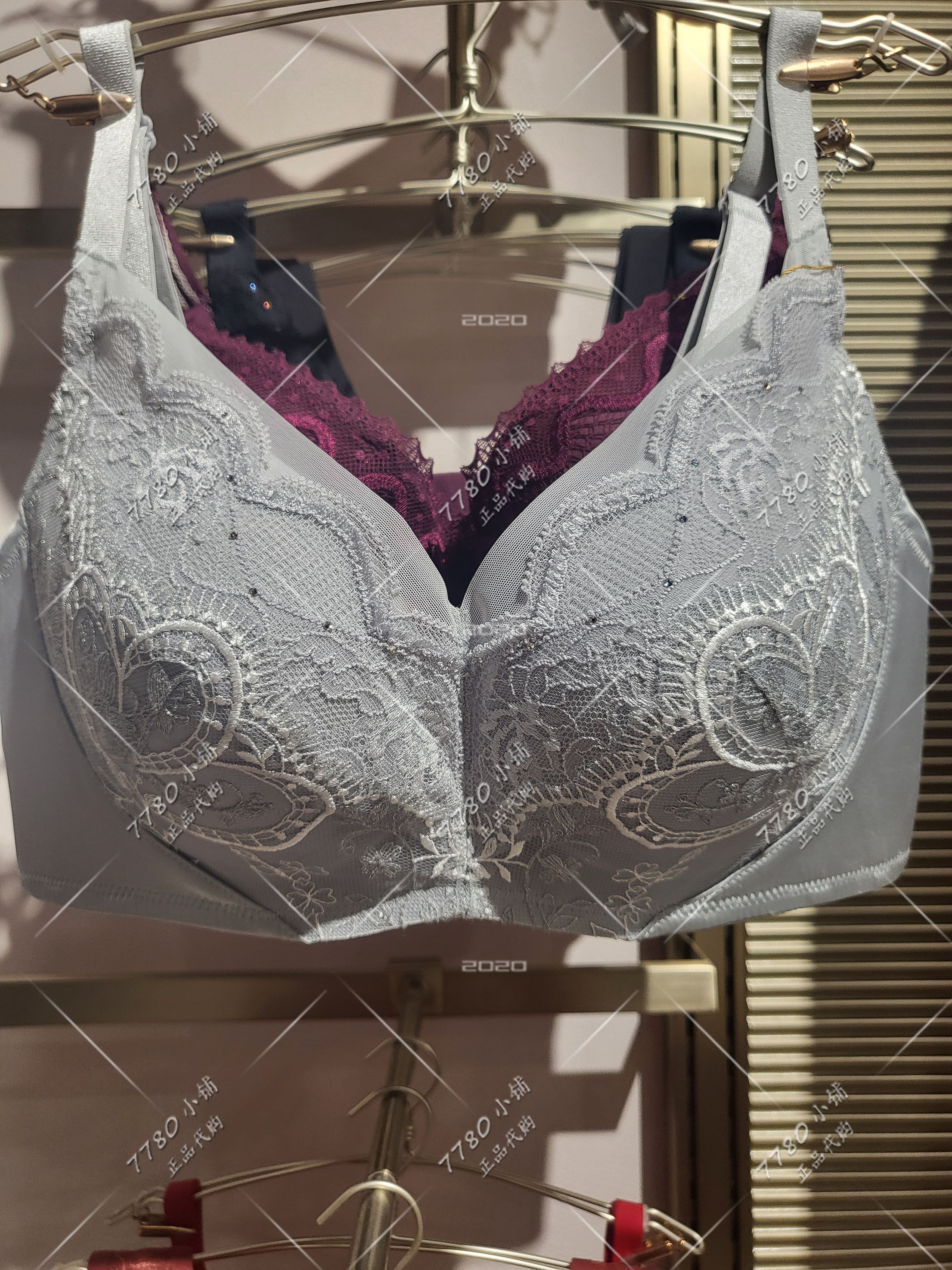 aimer爱慕慕澜 ad17f51月半荷塘3/4软胶托连体中厚