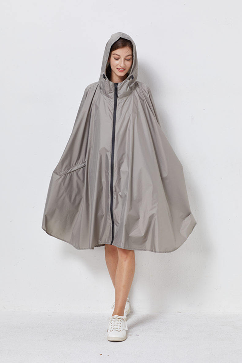 成人时尚斗篷雨衣披风男女情侣背包骑车风衣式非一次性电动车大码