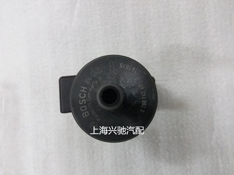 8t,2.0,活性碳罐电磁阀原装