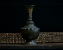 Tibetan 17-century Tibetan Buddhist temple lotus petal for bottle tea room bounty