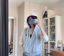 Aoyama limited 21 autumn season classic gray white sleeve black heart hooded zipper sweater hoodie women