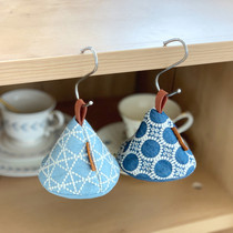 First seen in Japanese style Sichuan Ming wind embroidered fabric pot cover handle anti-scalding cap oven insulation cap