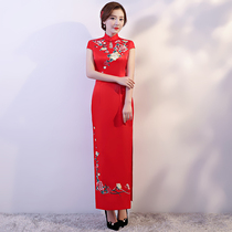 Etiquette Clothing Lady Yingbin to serve new annual meeting red embroidered with long opening cut of the opening of the show Walk Show Qipao