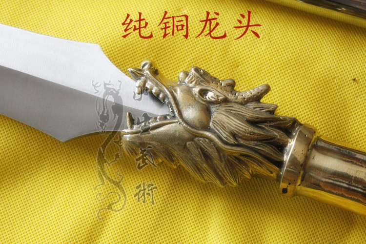 中间可拆卸 龙头枪头都可拆卸 送包,出门携带方便哦 总重:6.