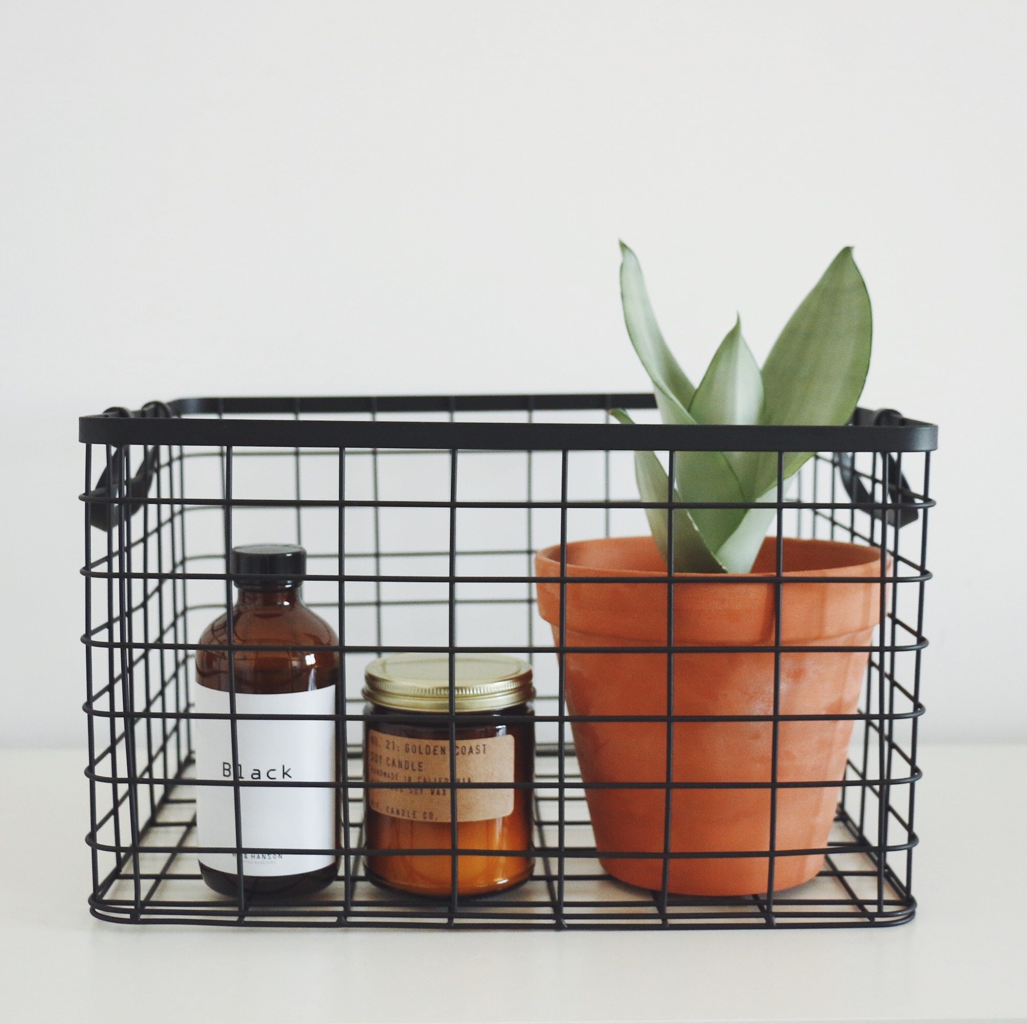 【新品】北欧简约黑色铁丝框/脏衣收纳筐杂物筐/铁艺带提手购物篮