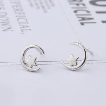Family Xiangkai S925 Pure Silver Stars Moon Earrings Female Temperament Personality 100 Hitch Earrings Creative Tide People Brief