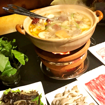 Vintage vintage traditional white casserole soil casserole edging stove charcoal stove hot pot casserole large capacity saucepan commercial