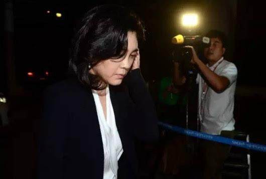 白富美李富真职场穿着的标榜