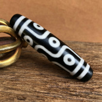 Natural Tibetan Tianzhu Tibetan nine-eyed Tianzhu genuine to pure agate chalcedony pulp oil moist weathering delicate