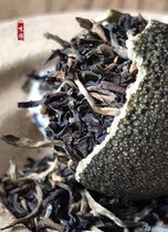 Yiwei Zen 2013 collection of 100 grams (about 12) raw tea Yi Wu tea area Meijiang green mandarin