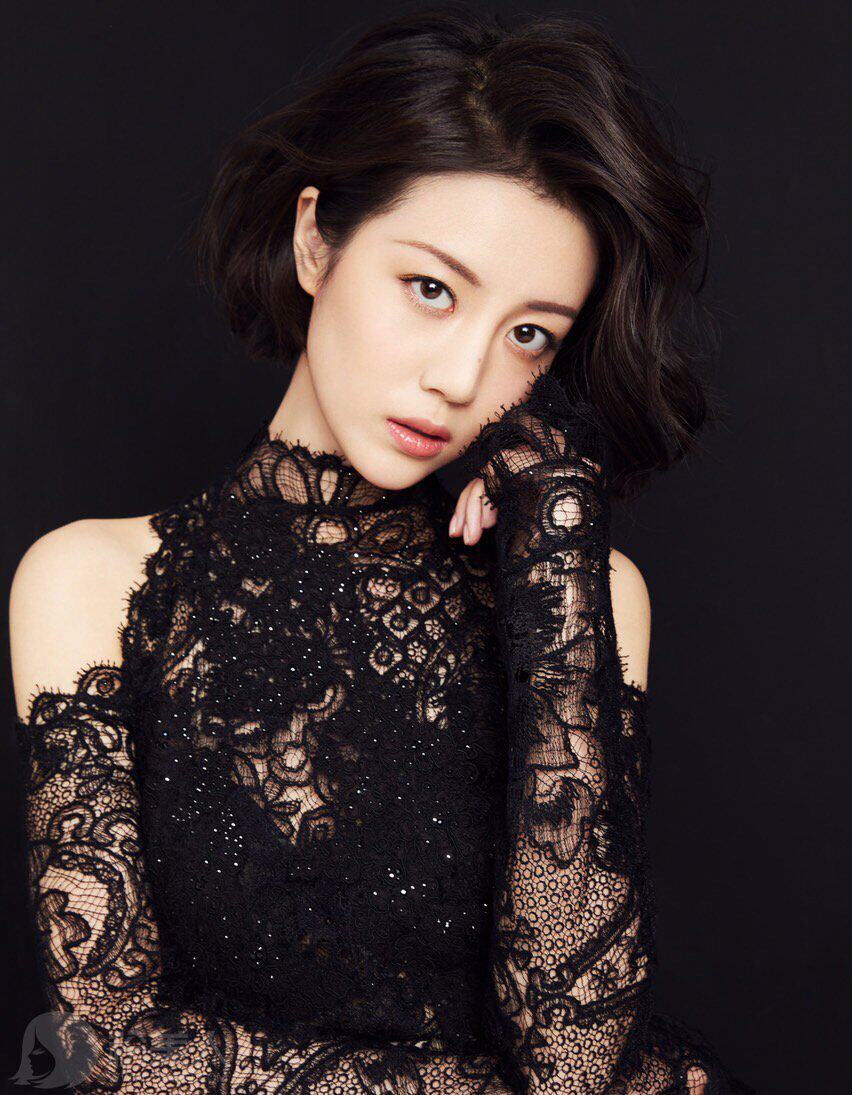 微露香肩,尽情展现你的万种风情