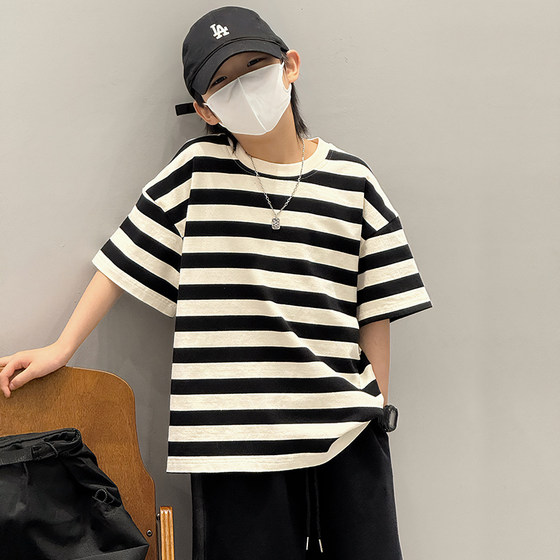 Boys short-sleeved T-shirt children's striped tops baby boy half-sleeved 2025 new summer boy summer clothing children's clothing trend
Boys short-sleeved T-shirt children's striped tops baby boy half-sleeved 2025 new summer boy summer clothing children's clothing trend