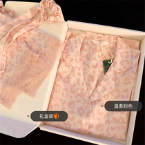 Diane Finwen Silky Smell Snapshot Pajamas woman BAO WEN thin short - sleeved pants three - piece Senior Home Clothes in Spring and Summer