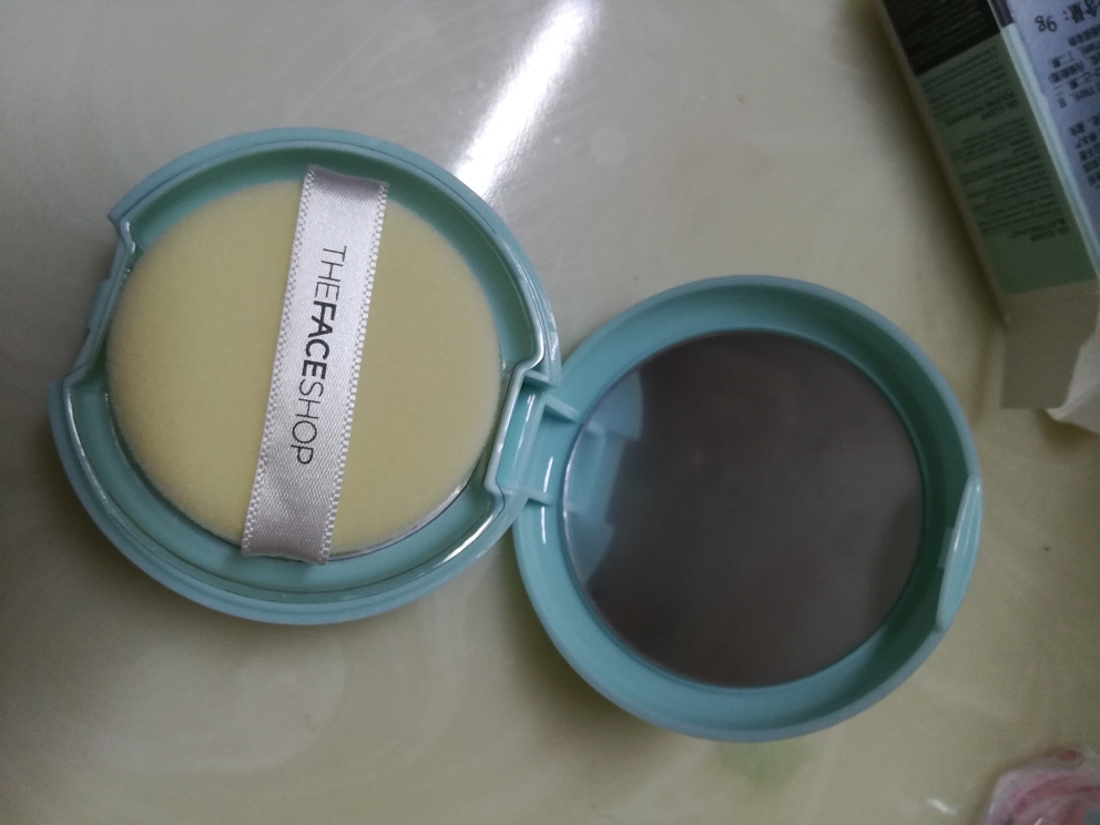 菲诗小铺净妍控油粉饼性价比最高,使用一个月后真实上手体验,第5张 菲诗小铺净妍控油粉饼性价比最高,使用一个月后真实上手体验,第5张