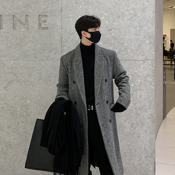 The new Korean version of the second Korean style thickened woolen coat for men's casual herringbone mid-length style over-knee tweed coat trendy
The new Korean version of the second Korean style thickened woolen coat for men's casual herringbone mid-length style over-knee tweed coat trendy