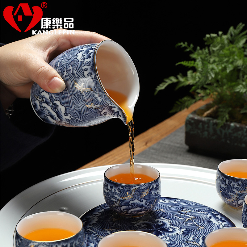 Recreational product elegance colored enamel porcelain restoring ancient ways is a complete set of kung fu tea set dry tea tray lid bowl of household