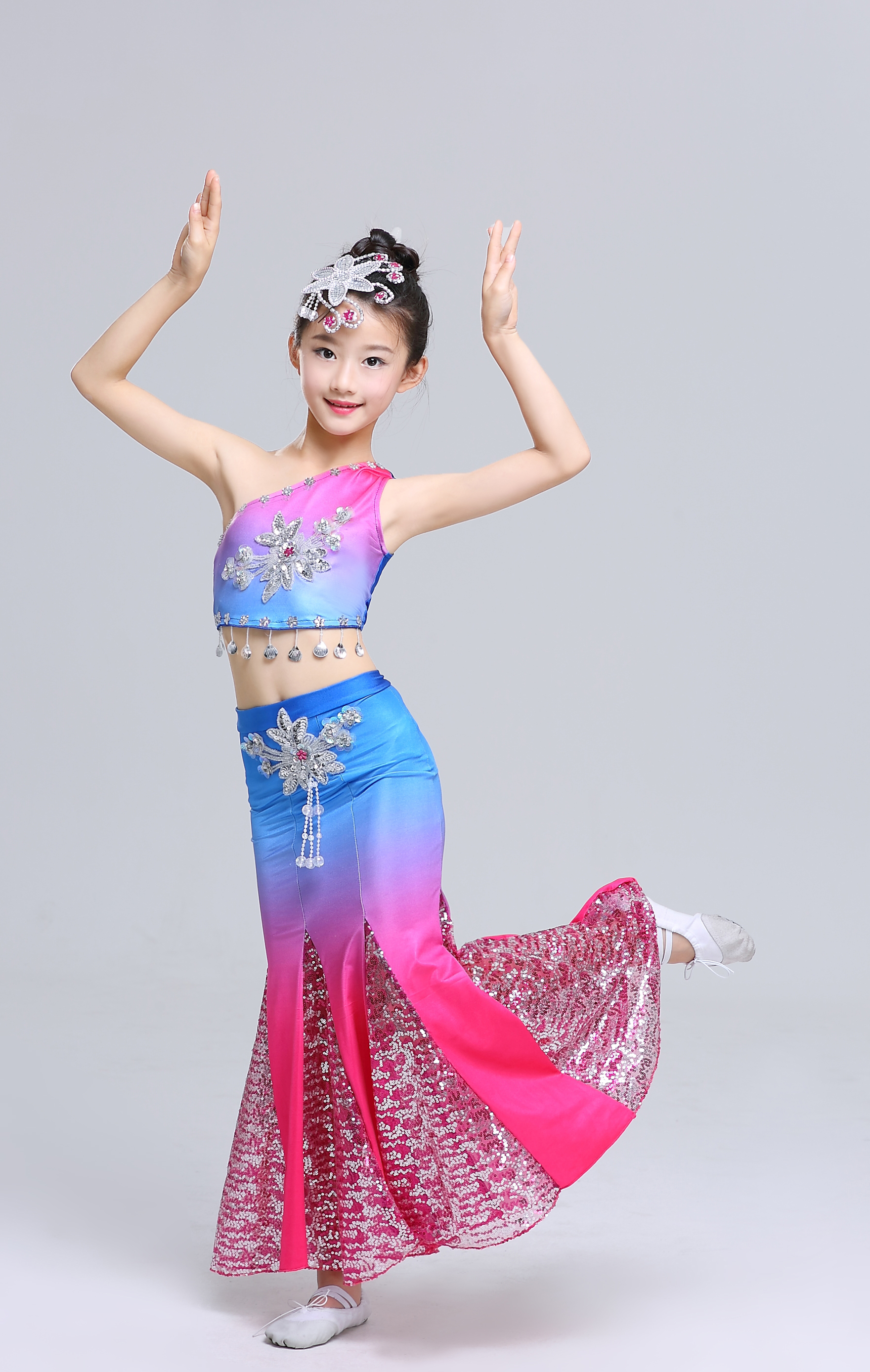 定制 新款儿童傣族舞蹈服孔雀舞演出服装女童少儿鱼尾裙彩云之南舞蹈